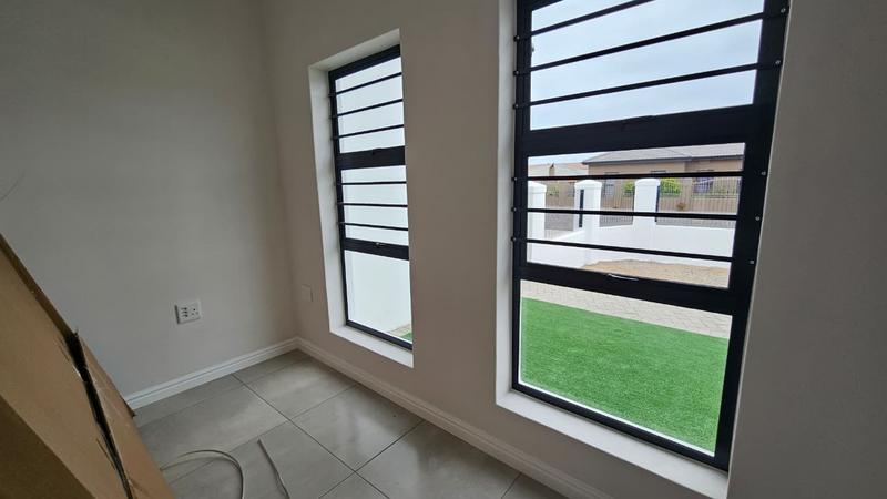 3 Bedroom Property for Sale in Sandy Point Western Cape